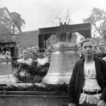 Historisches Foto - Einholen der neuen Glocken am 29. Oktober 1925.